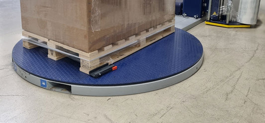 KIT ANTIROTAZIONE PER PALLET CON CARICHI LEGGERI POSIZIONATO SU FASCIATRICE ROTANTE