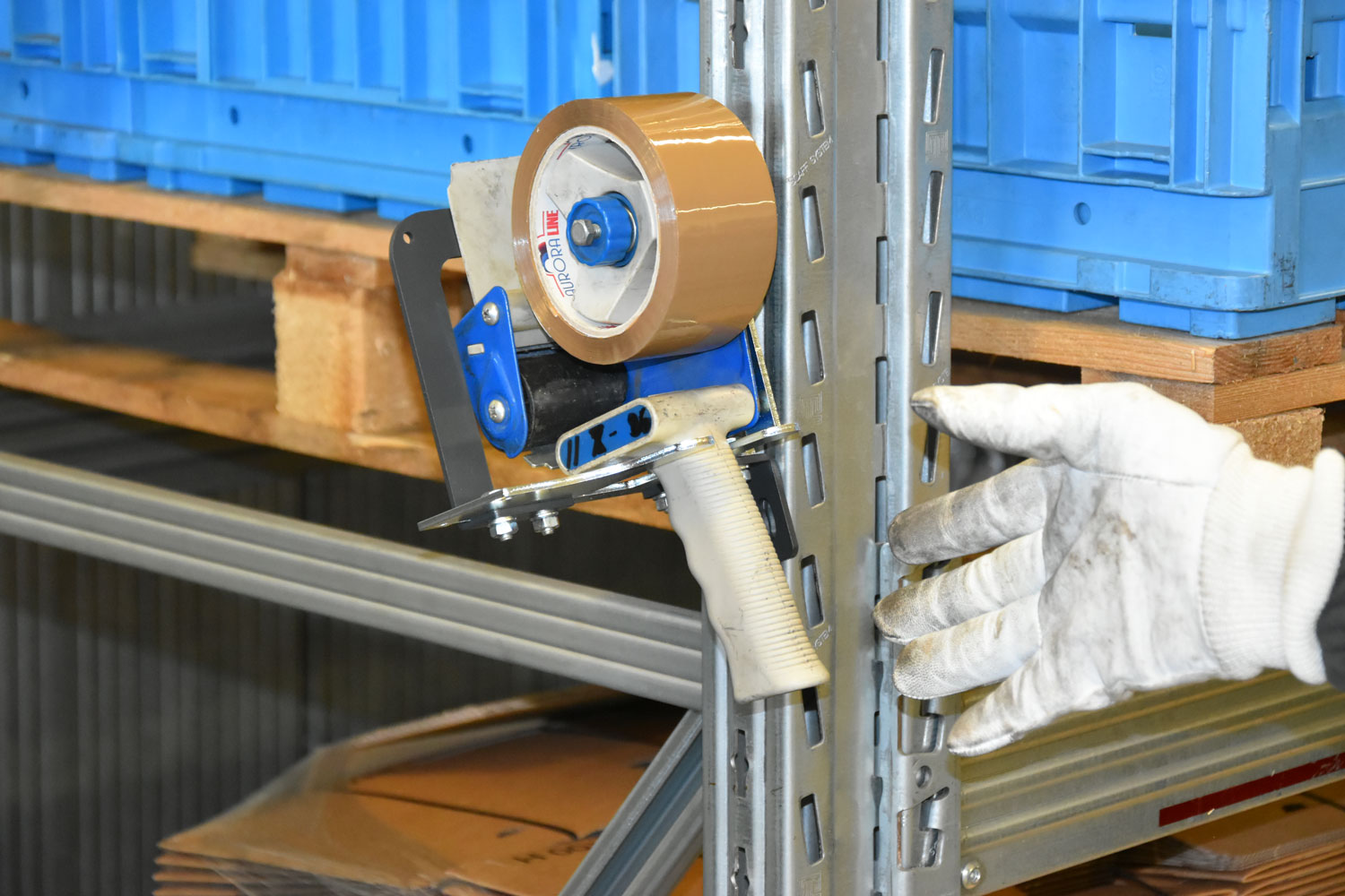 Supporto da parete per dispenser nastro adesivo TENDY 1.0 by Bracky su cantilever