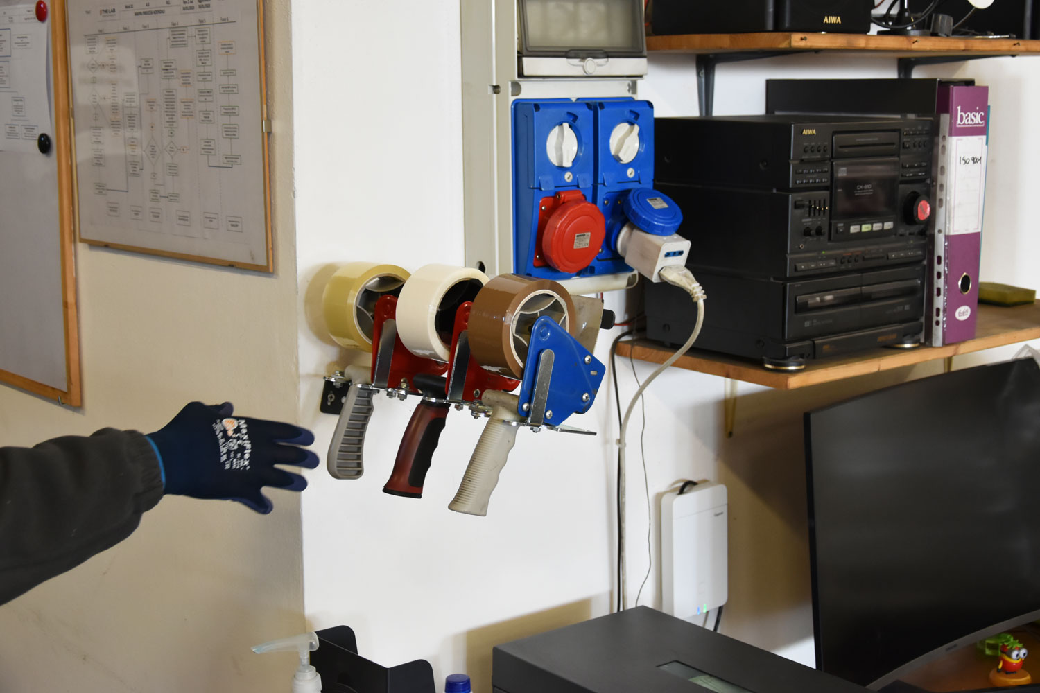 Kit modulo aggiuntivo supplementare TENDY 5.0 per Supporto dispenser nastro adesivo Tendy by Bracky 3 unitò con accessori montato a parete